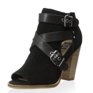 dolce vita missa suede booties in black